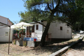 Гостиница Holiday Home Zatoglav 13540  Рогозница